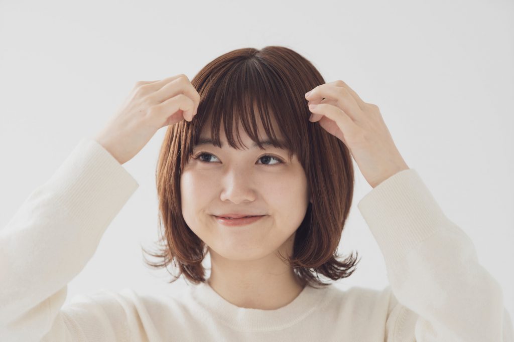 Cutting Trends: Choosing Hair Style Bangs for Your Face Shape