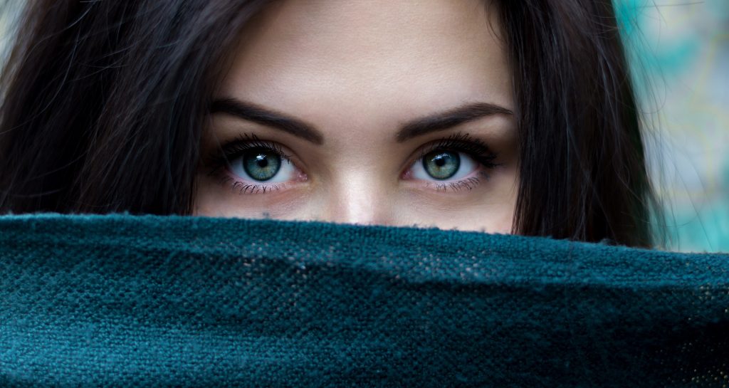 A Simple Guide on How to Get Rid of Eyelid Wrinkles