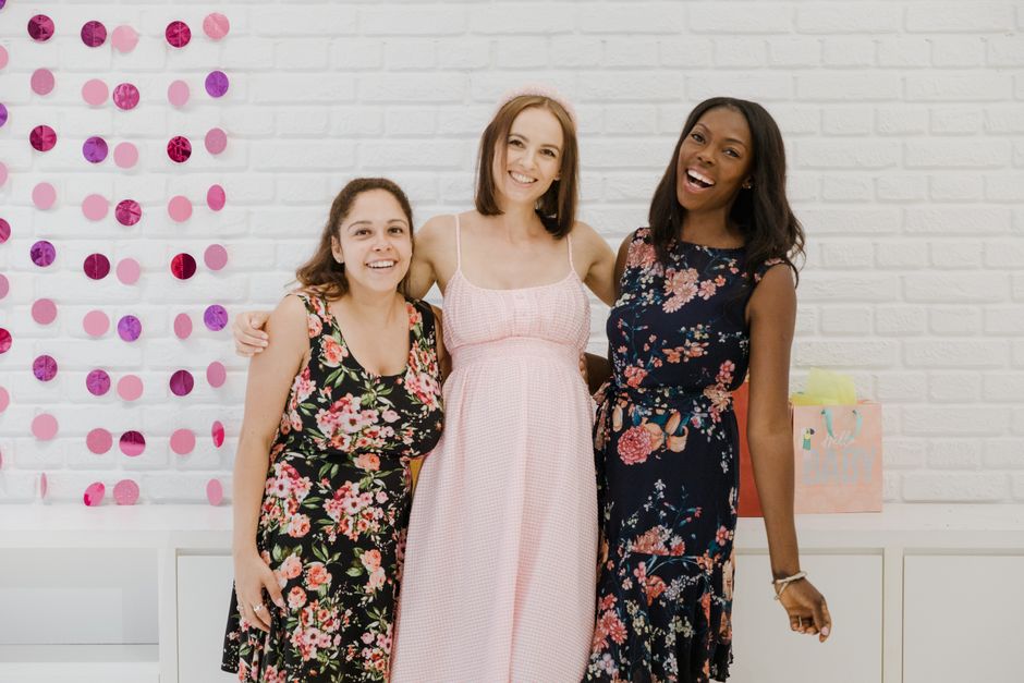 Maternity Clothes London: Where to Find Comfortable & Stylish Pieces
